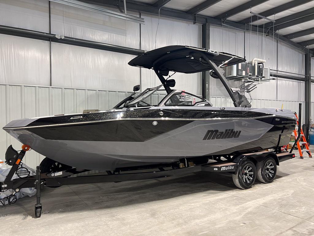 2025 Malibu 23 LSV