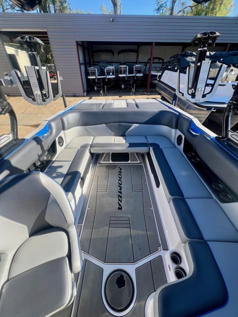 2021 MOOMBA Max