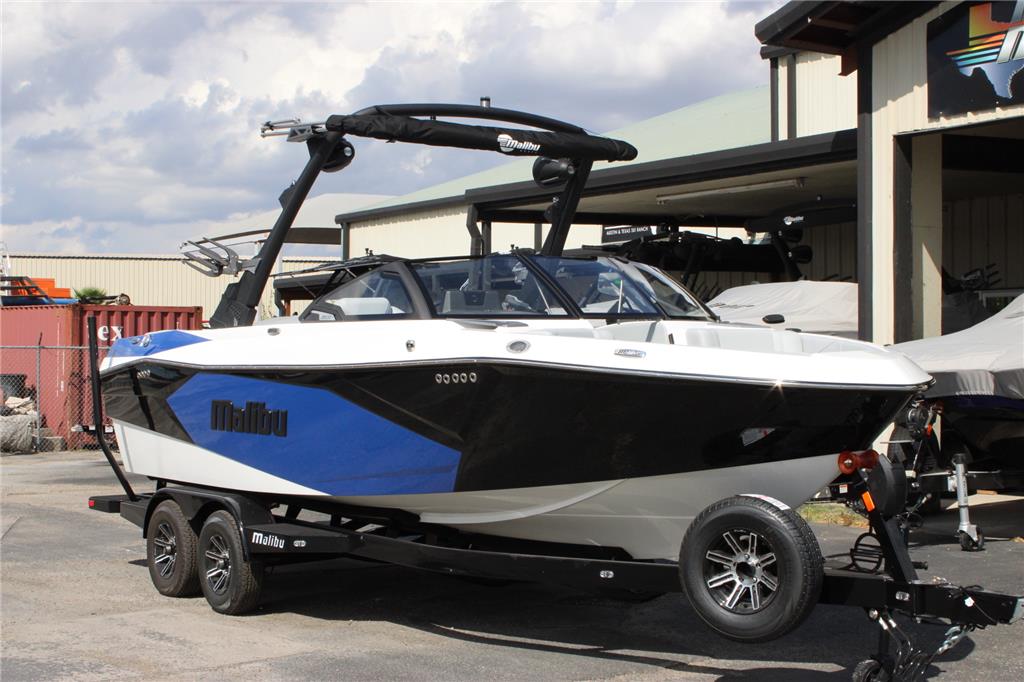 2024 Malibu 23 LSV