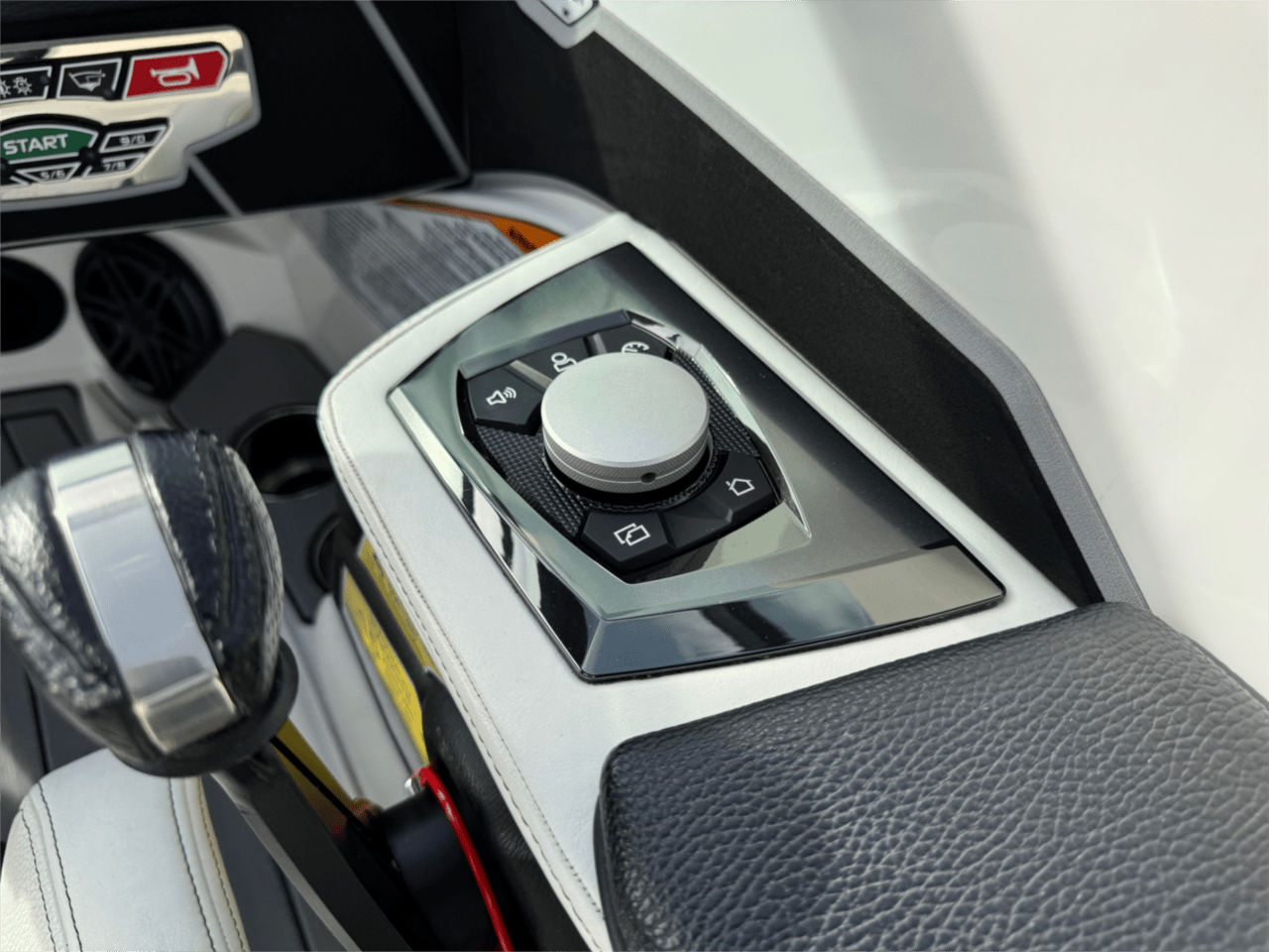2020 Super Air Nautique 230
