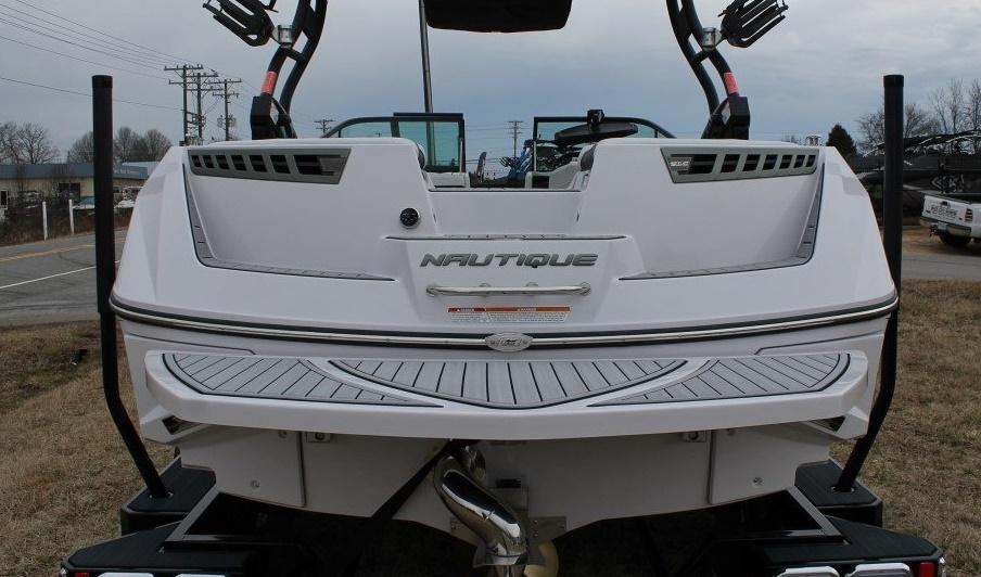 2015 Nautique Super Air 210
