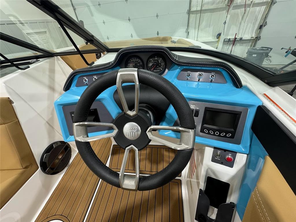 2022 MasterCraft NXT 24