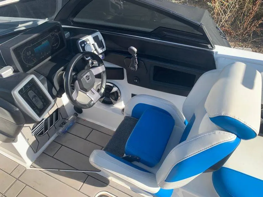 2020 Malibu 23 MXZ