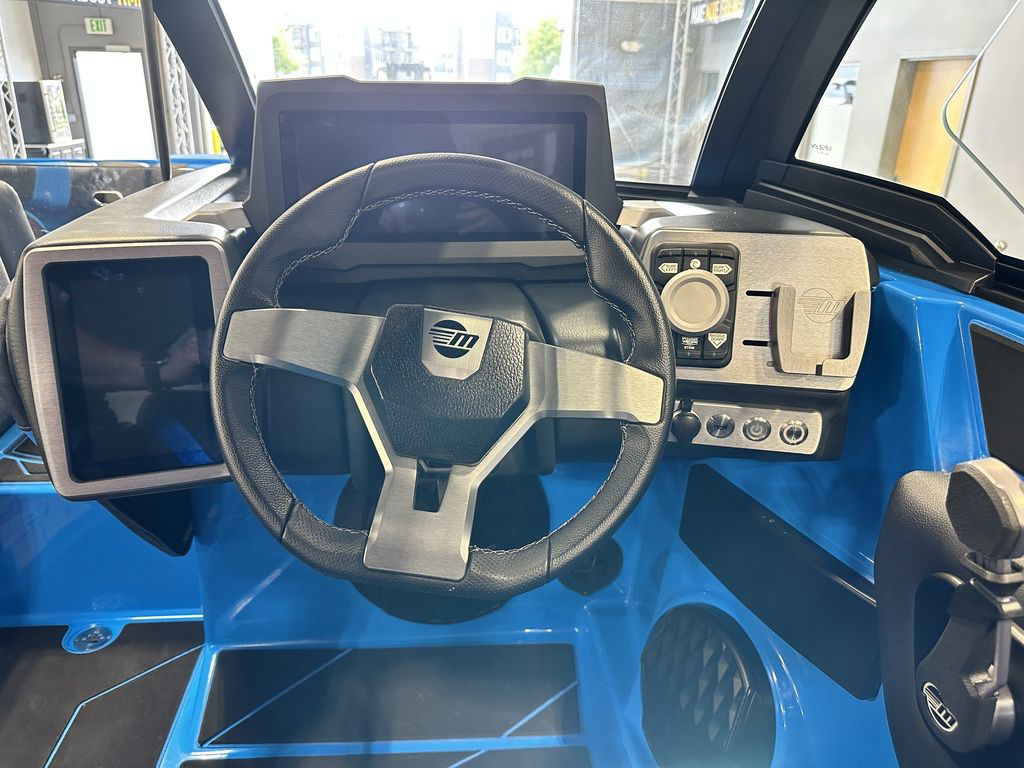 2023 Malibu 21 LX