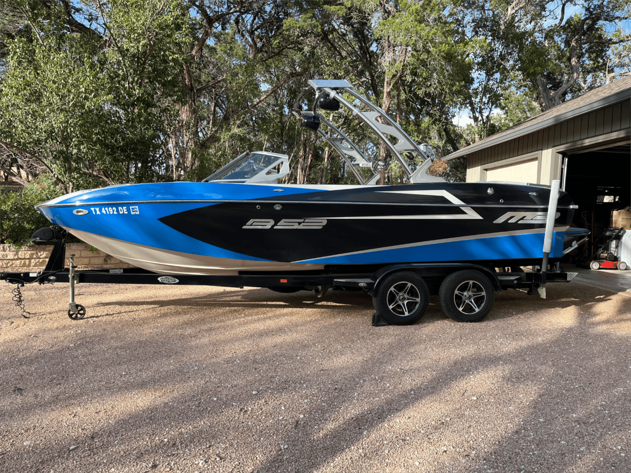 23’ 2015 MB sports Boats B52