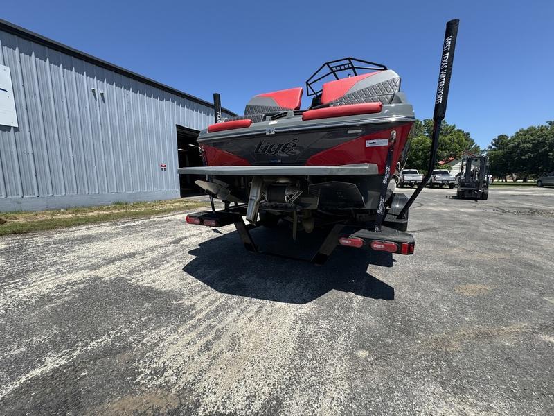 boat.Title