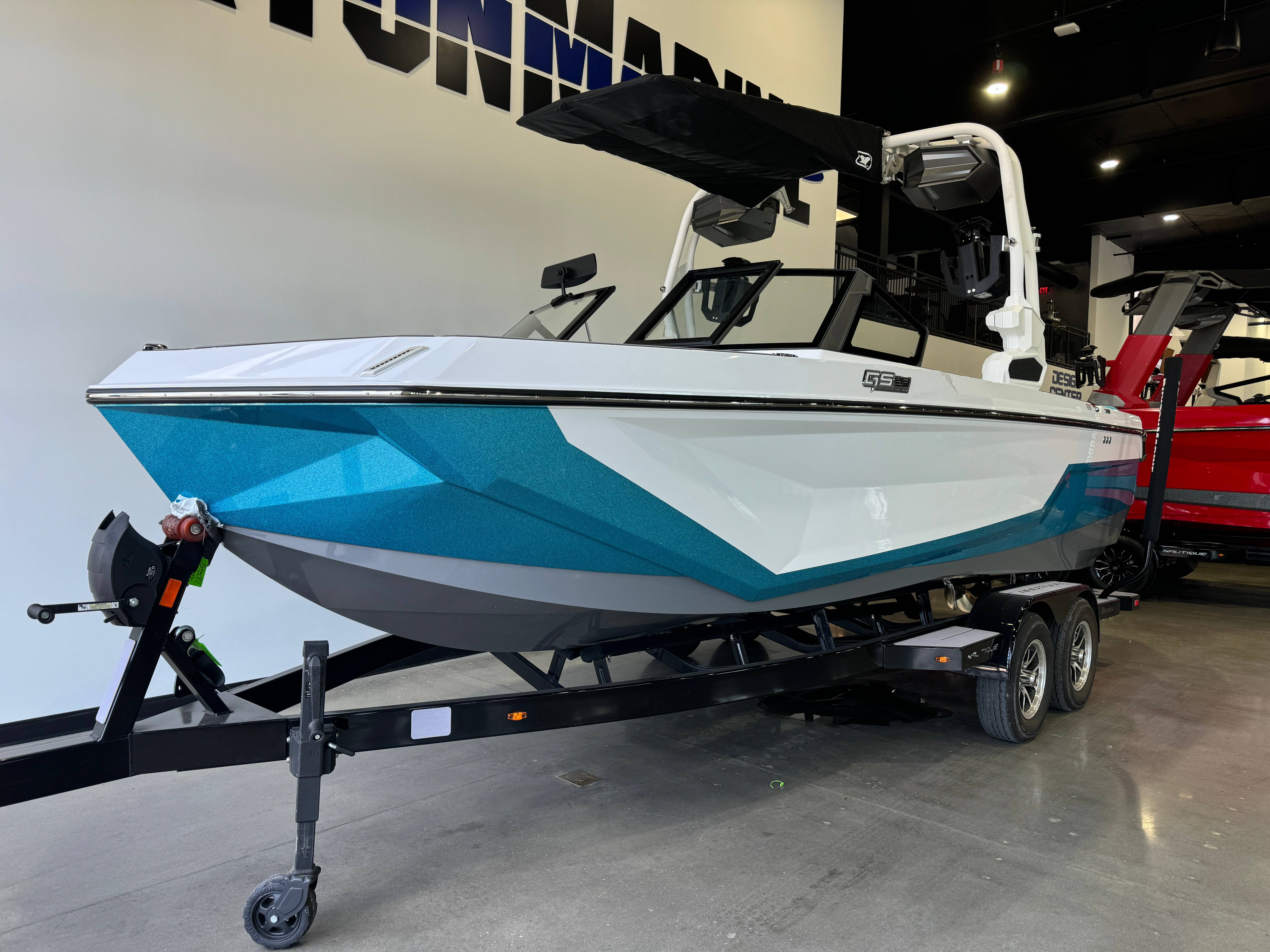 boat.Title
