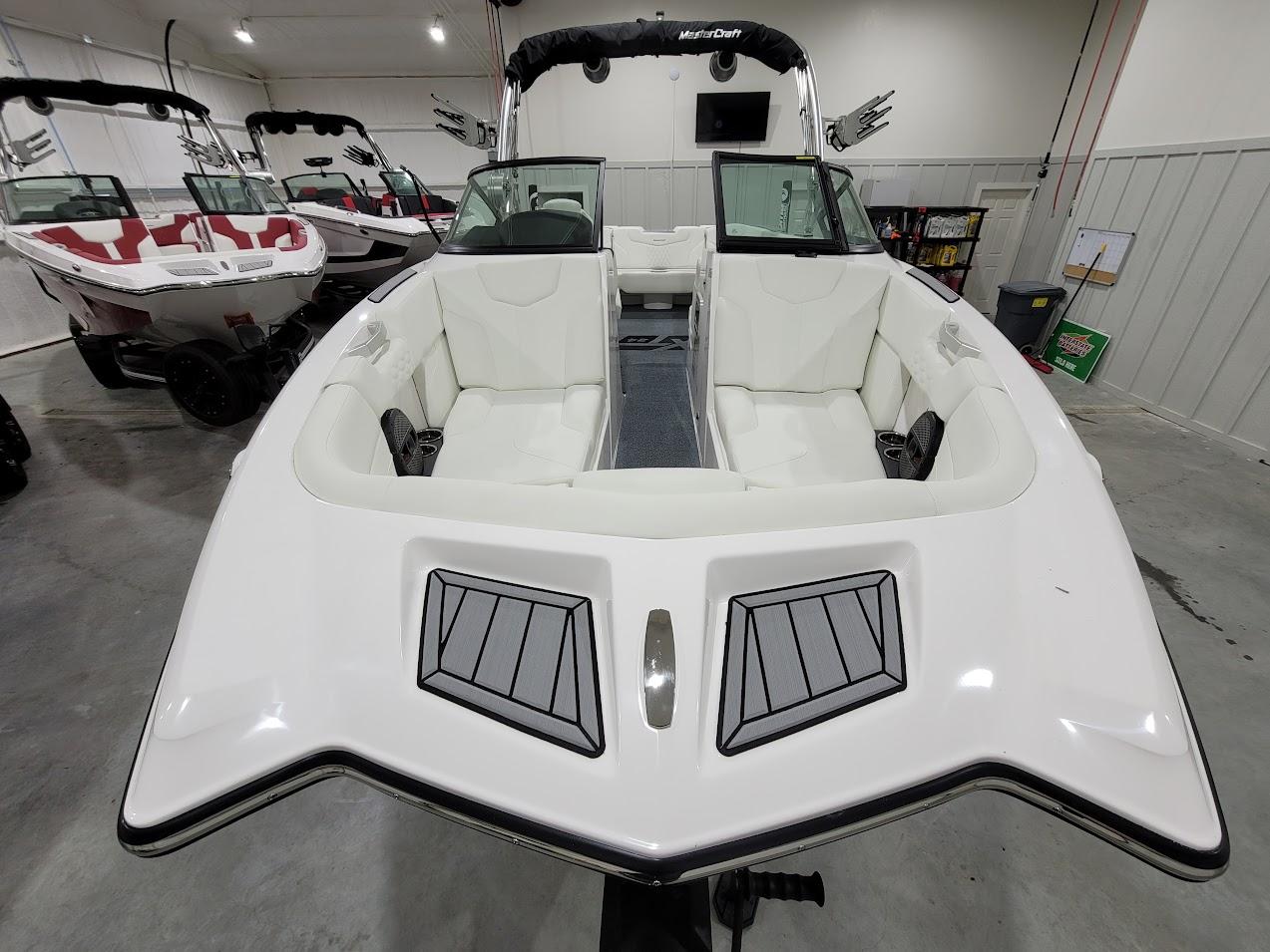 2024 MasterCraft XT24