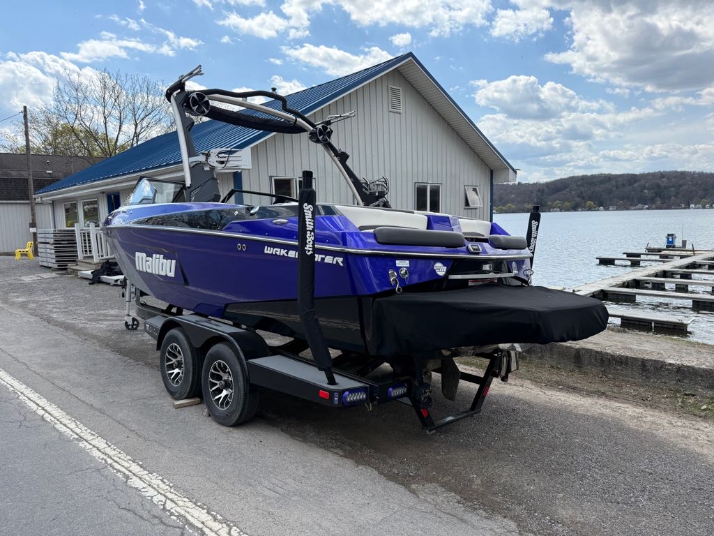 2021 Malibu Boats Wakesetter 22 LSV