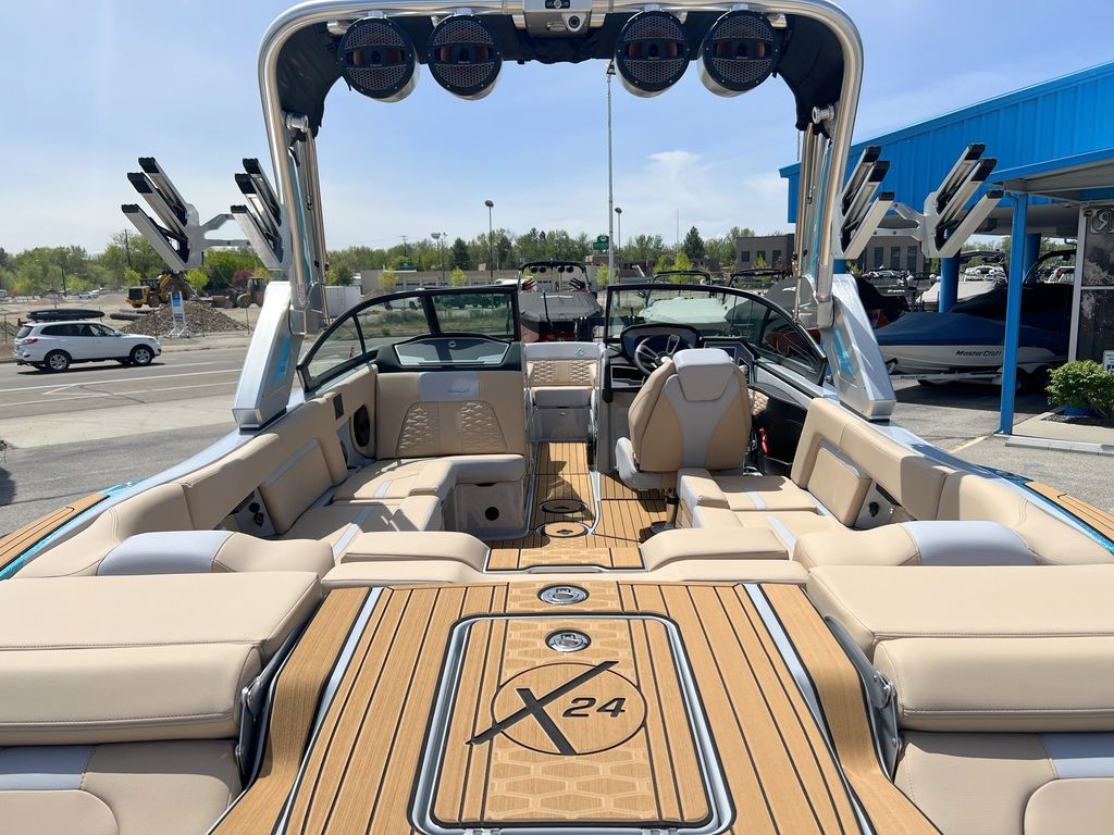 2023 MasterCraft X24