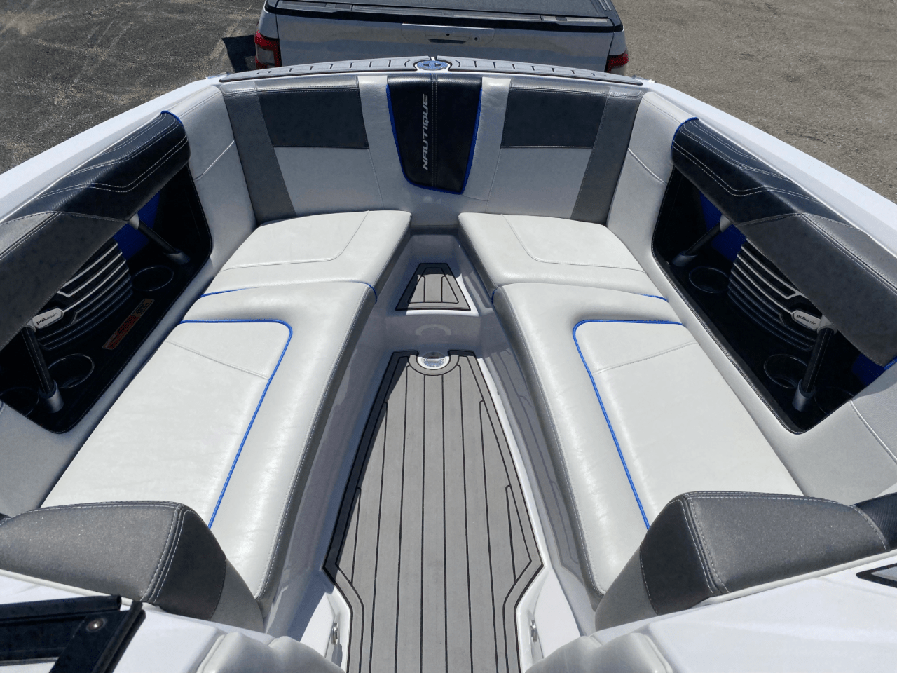 2013 Nautique G23