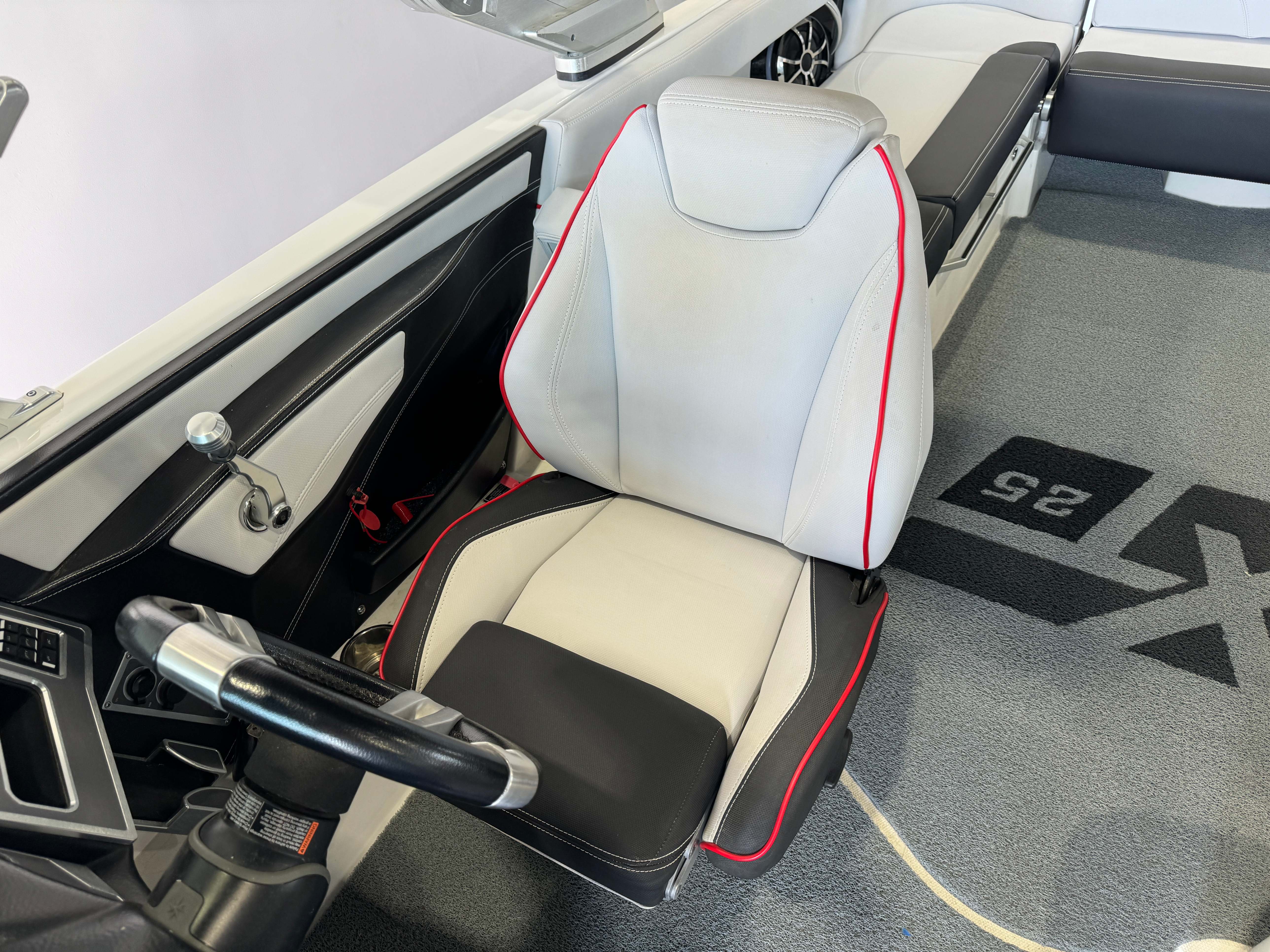 2019 MasterCraft XT25