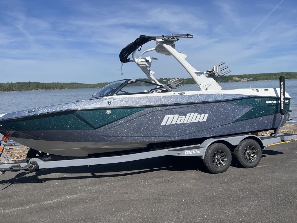 2025 Malibu Boats 23 LSV