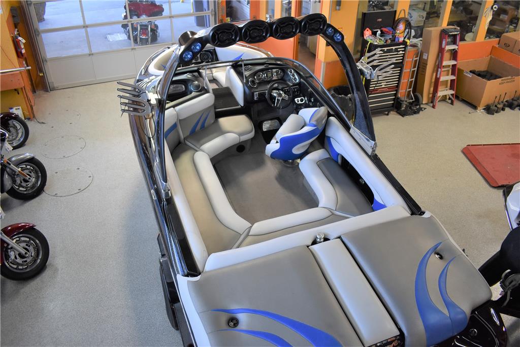 2012 Wakecraft  zr6    21' Low Hours