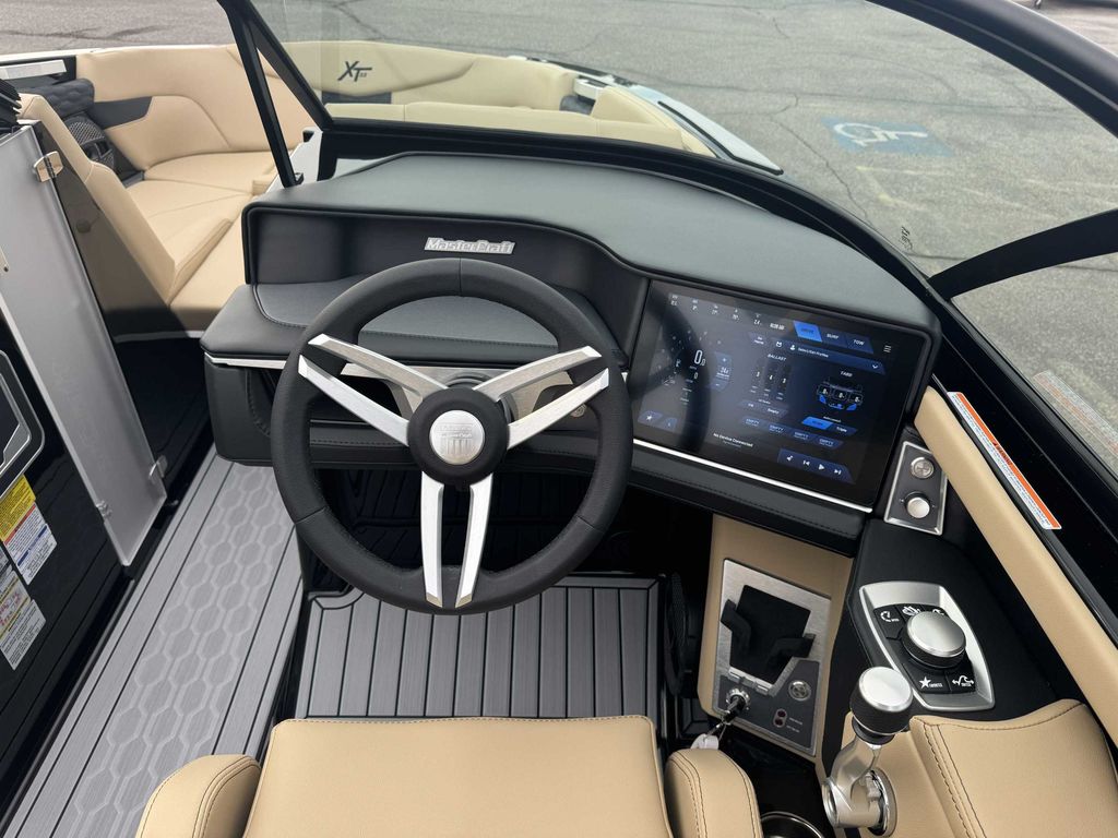 2025 MasterCraft XT22