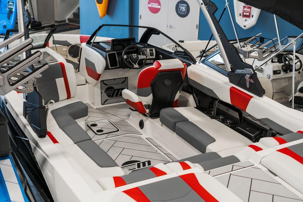 2024 malibu boats 23-LSV