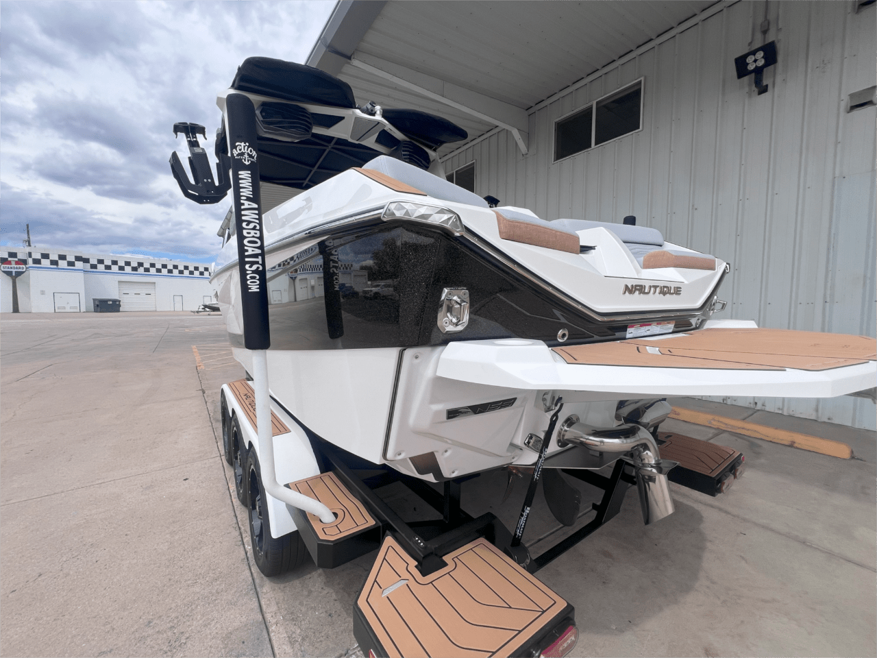 2025 Nautique G23