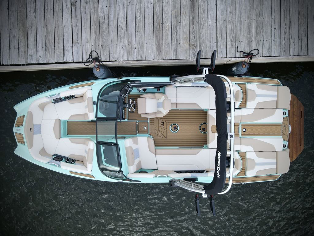 2023 MasterCraft XT22