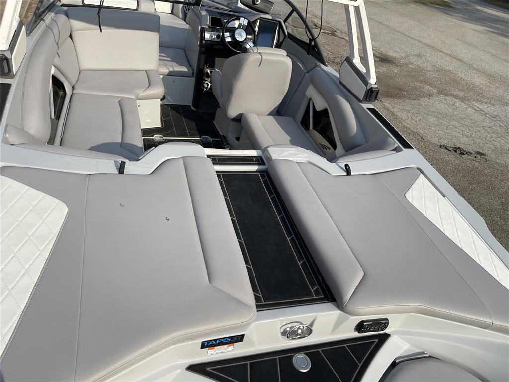 2020 Tigé R21