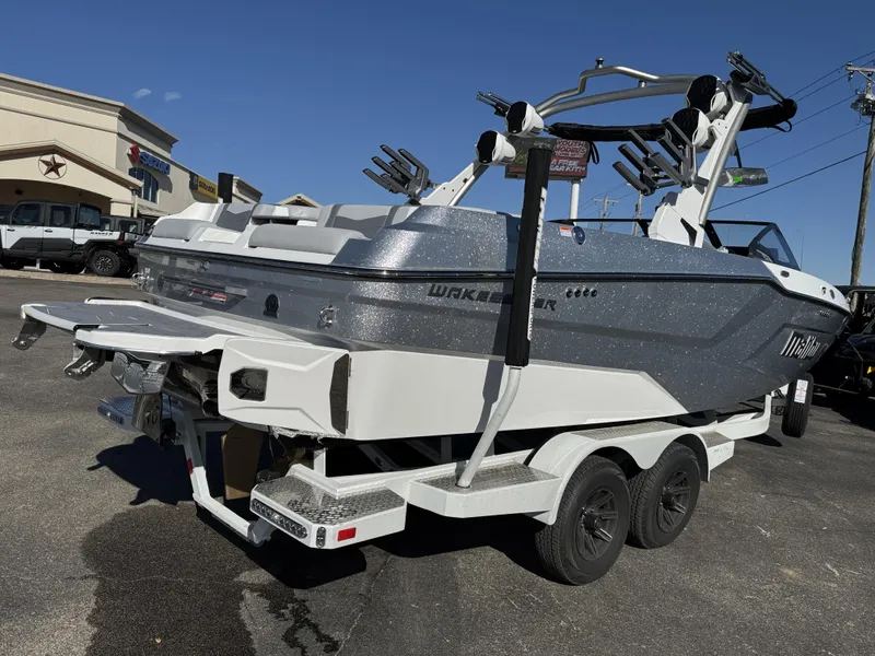 2025 Malibu 23 MXZ