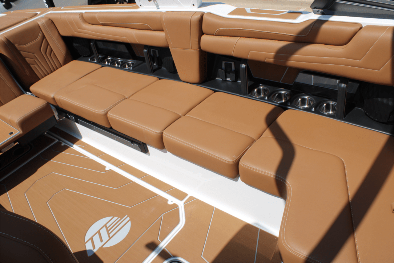 2025 Malibu 25 LSV