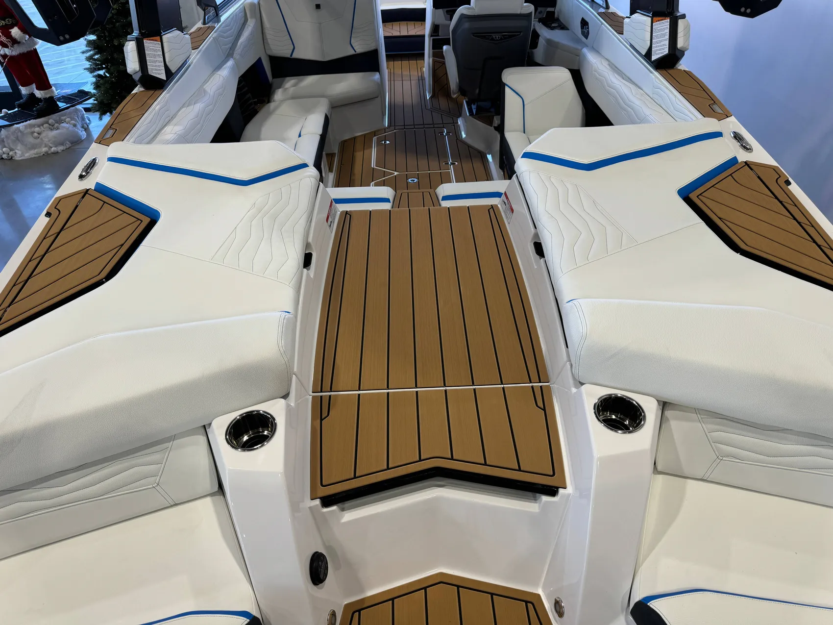 2025 Nautique G23