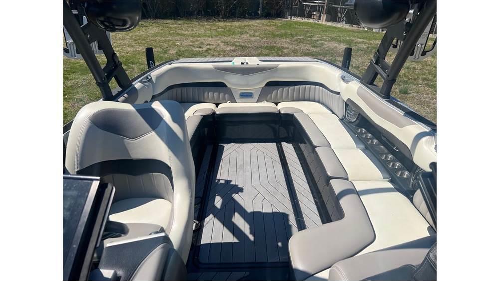 2015 Malibu Boats Wakesetter 24 MXZ