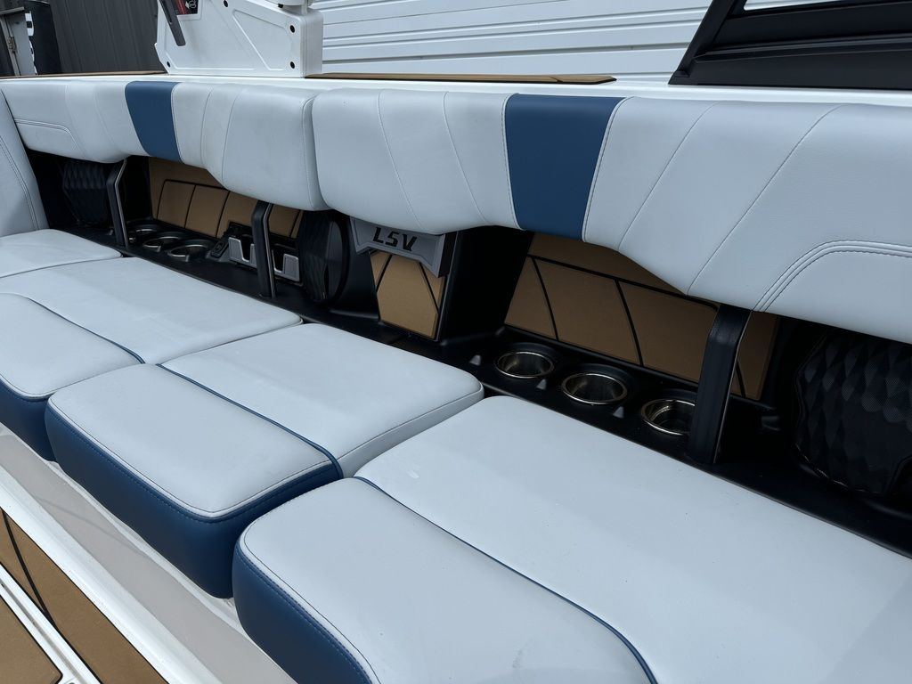 2022 malibu boats 23-LSV