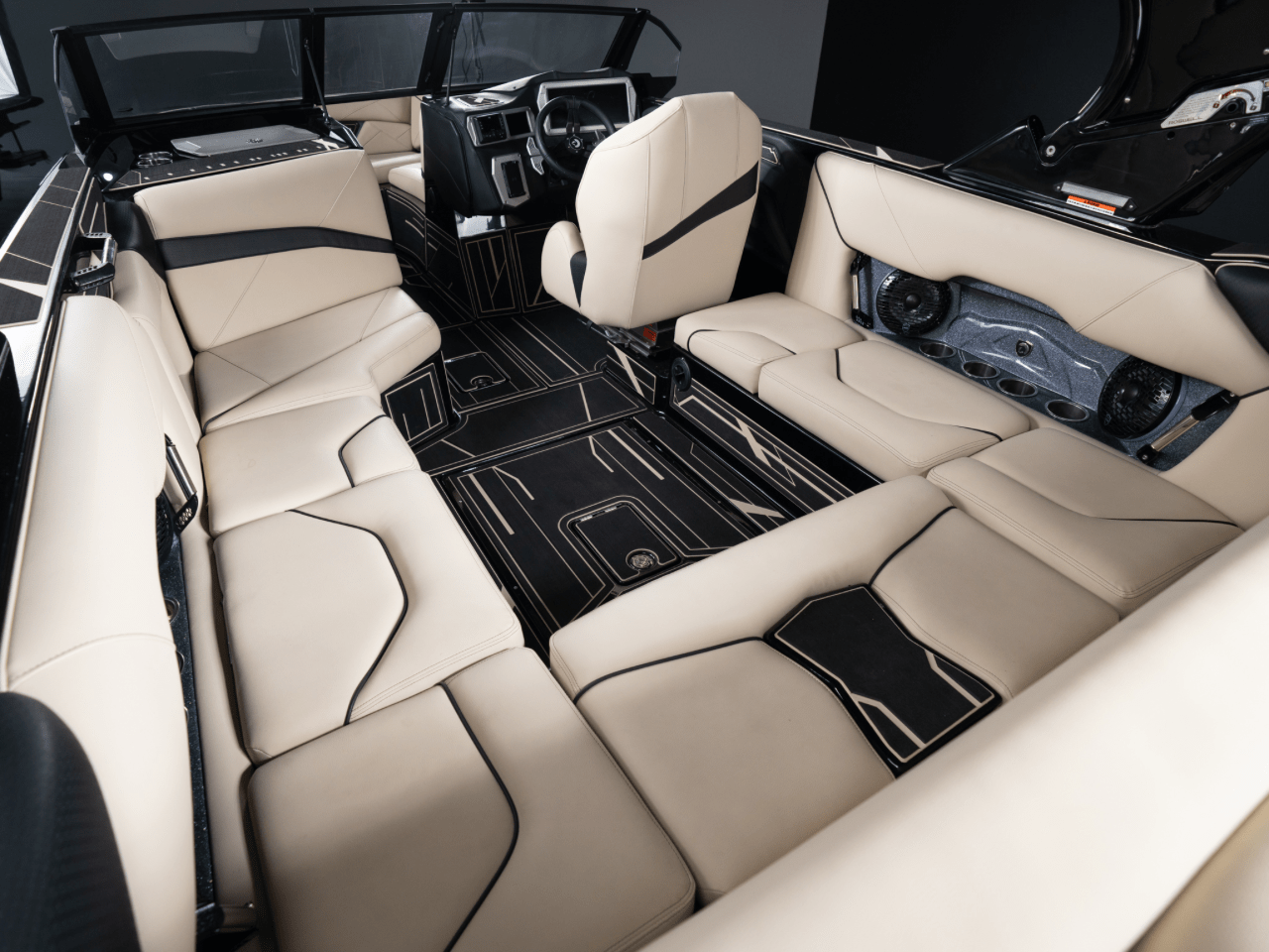 2025 Centurion NV233