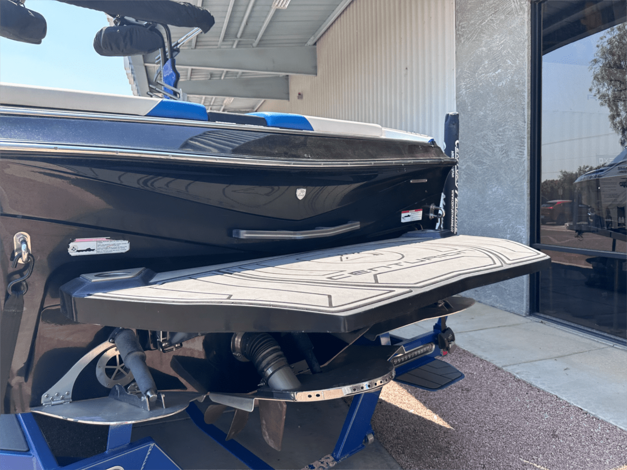 boat.Title