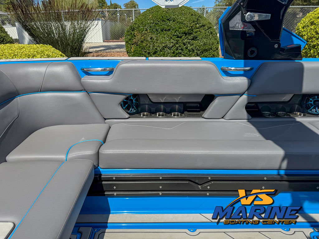 2022 MOOMBA Makai