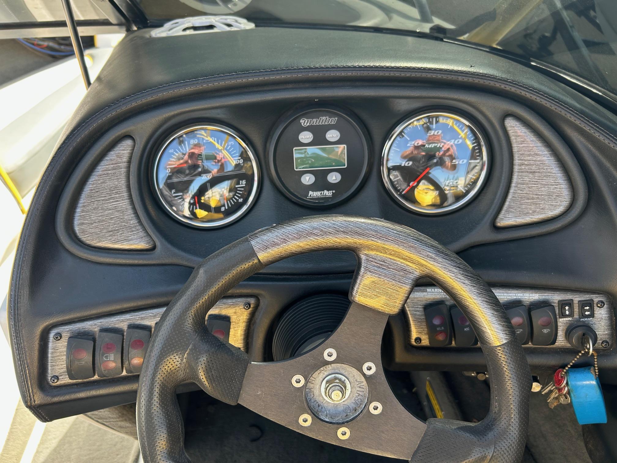 2002 Malibu 21′ XTI Wakesetter