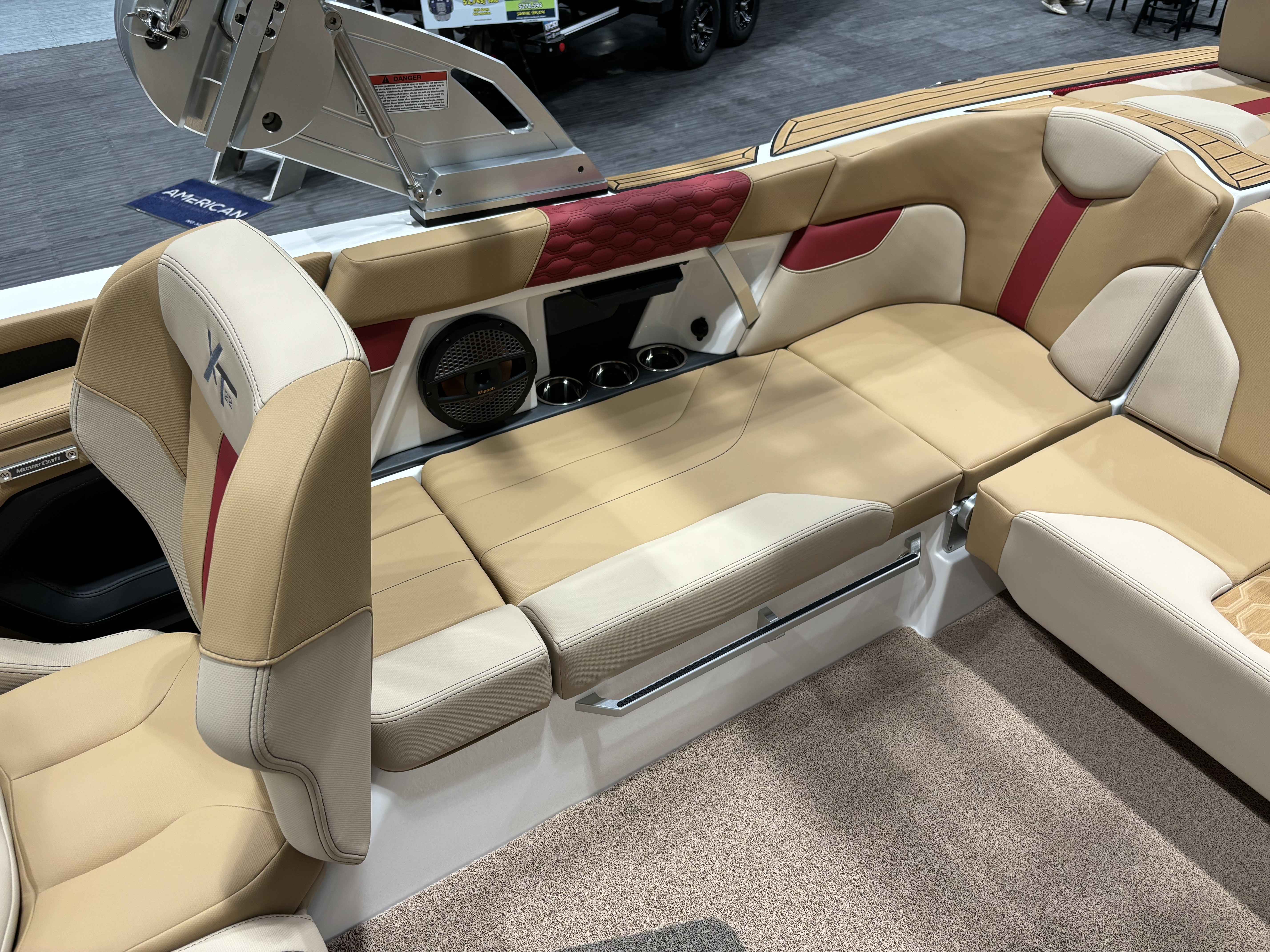 2025 Mastercraft XT22