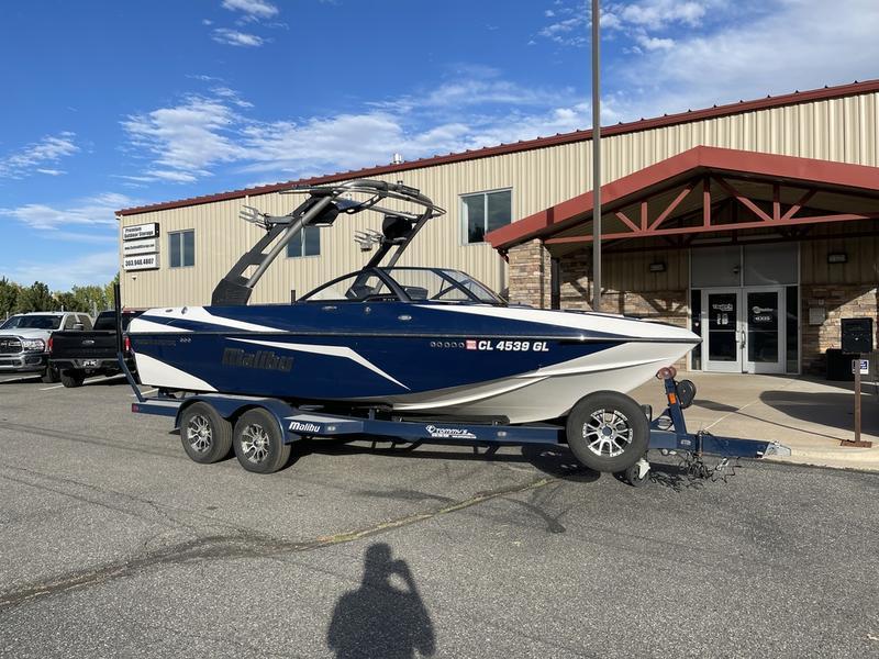2017 Malibu 21 VLX