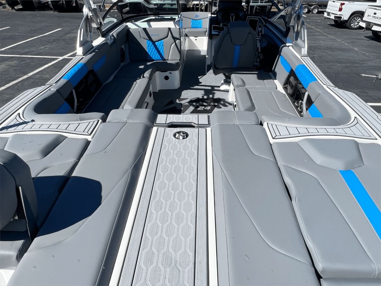 2024 MasterCraft XT24