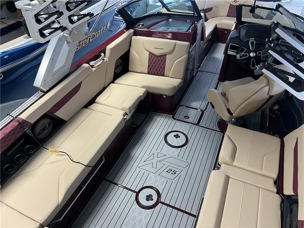 2024 MasterCraft XT25