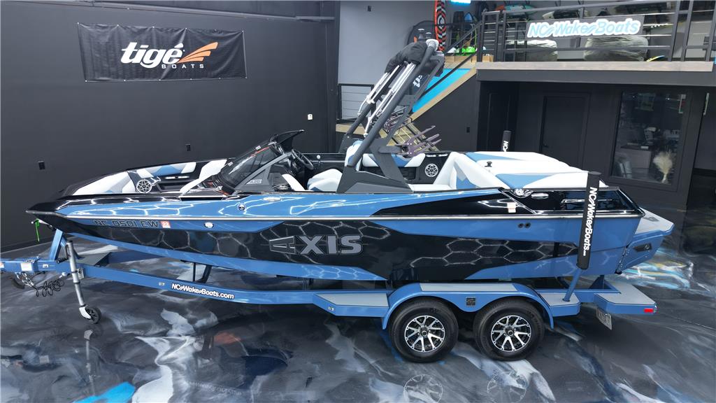 2021 Axis A20 ** Only 65 Hours **