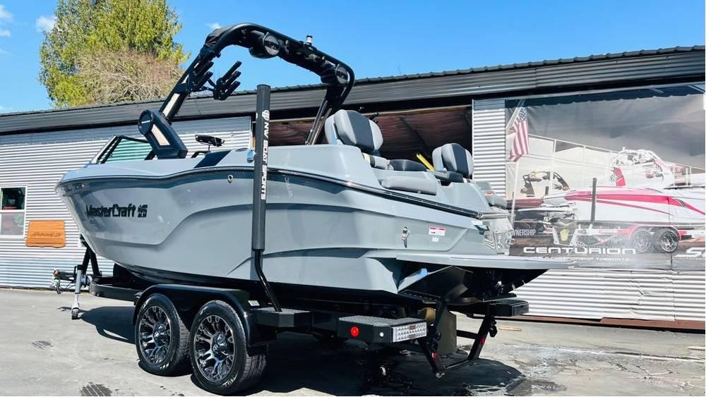 2023 MasterCraft XT22 T