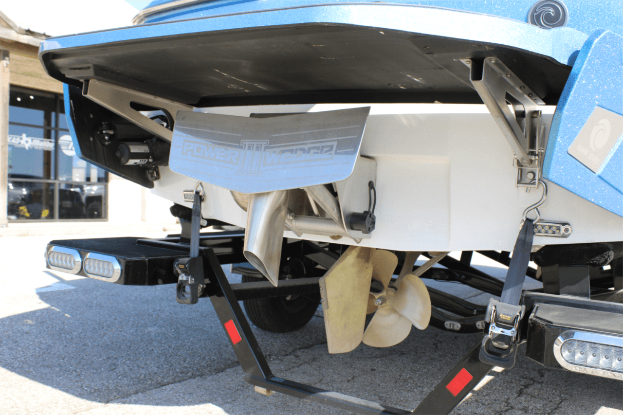2024 Axis A225
