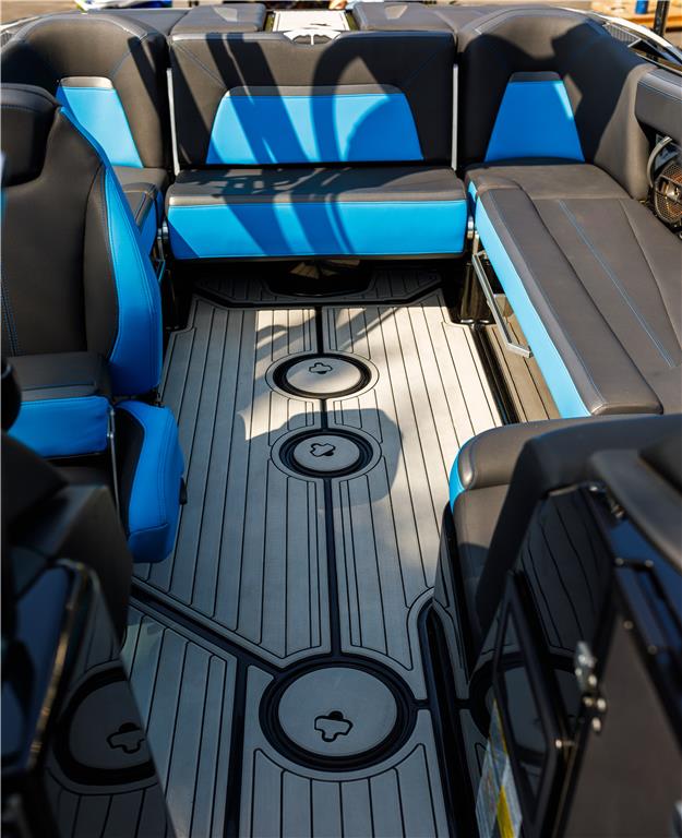 2018 Mastercraft X-Star – Midnite Black with Jet Stream Blue Flake – 300 Hours