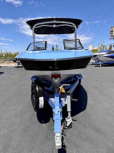 2024 Malibu 21 LX