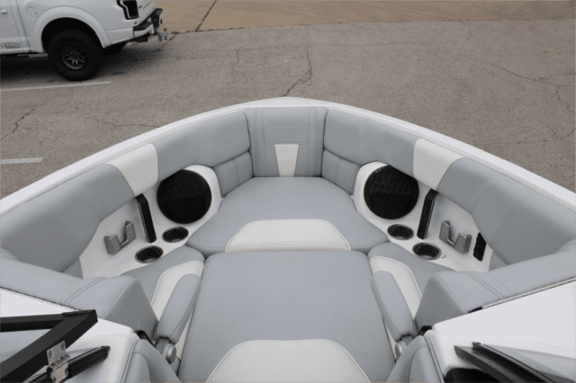 2022 Malibu 23 LSV