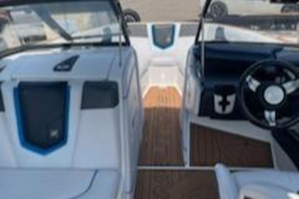 2017 Nautique G23