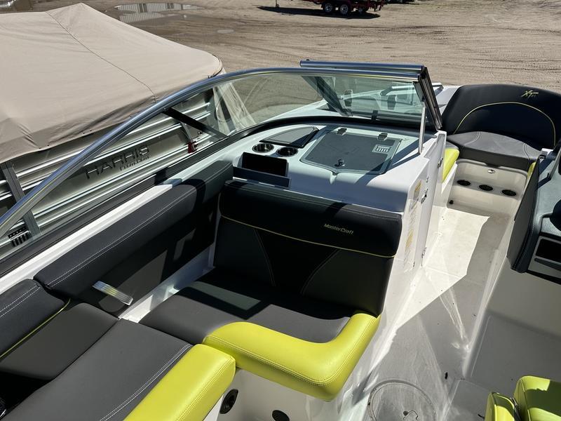 2021 MasterCraft XT21
