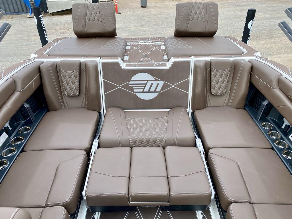 2025 Malibu M230