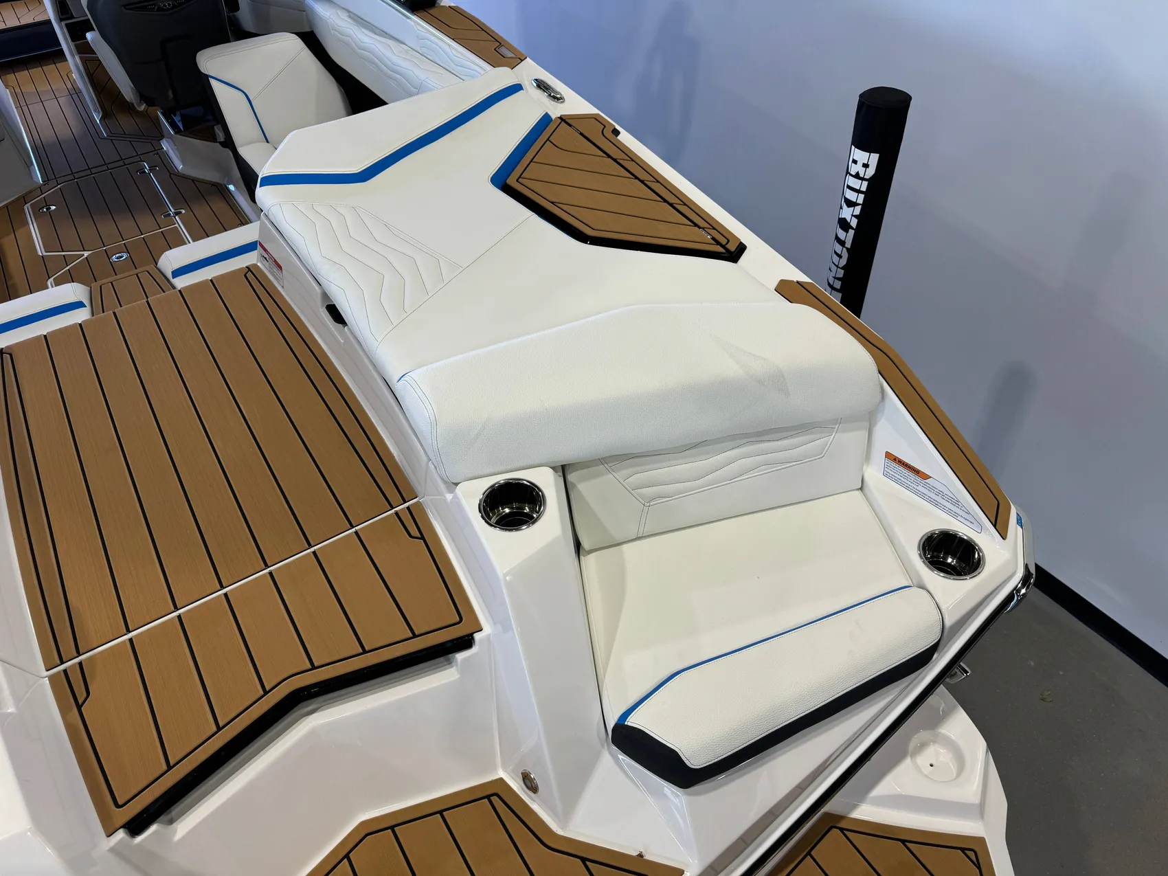 2025 Nautique G23