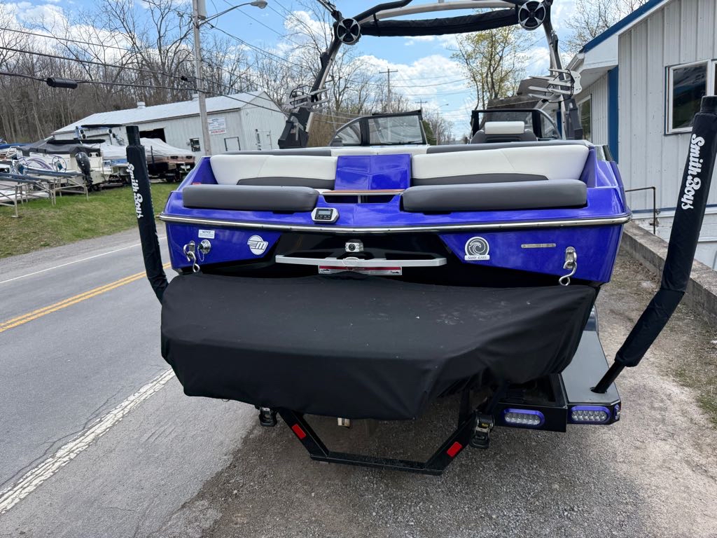 2021 Malibu Boats Wakesetter 22 LSV