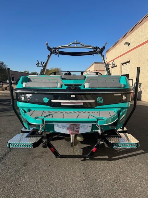 2023 Malibu 23 LSV