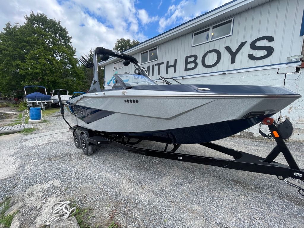 boat.Title