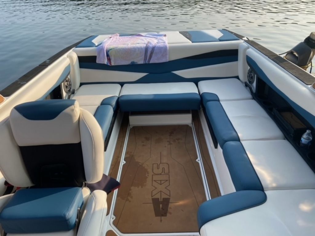2023 Axis Wake Research A225